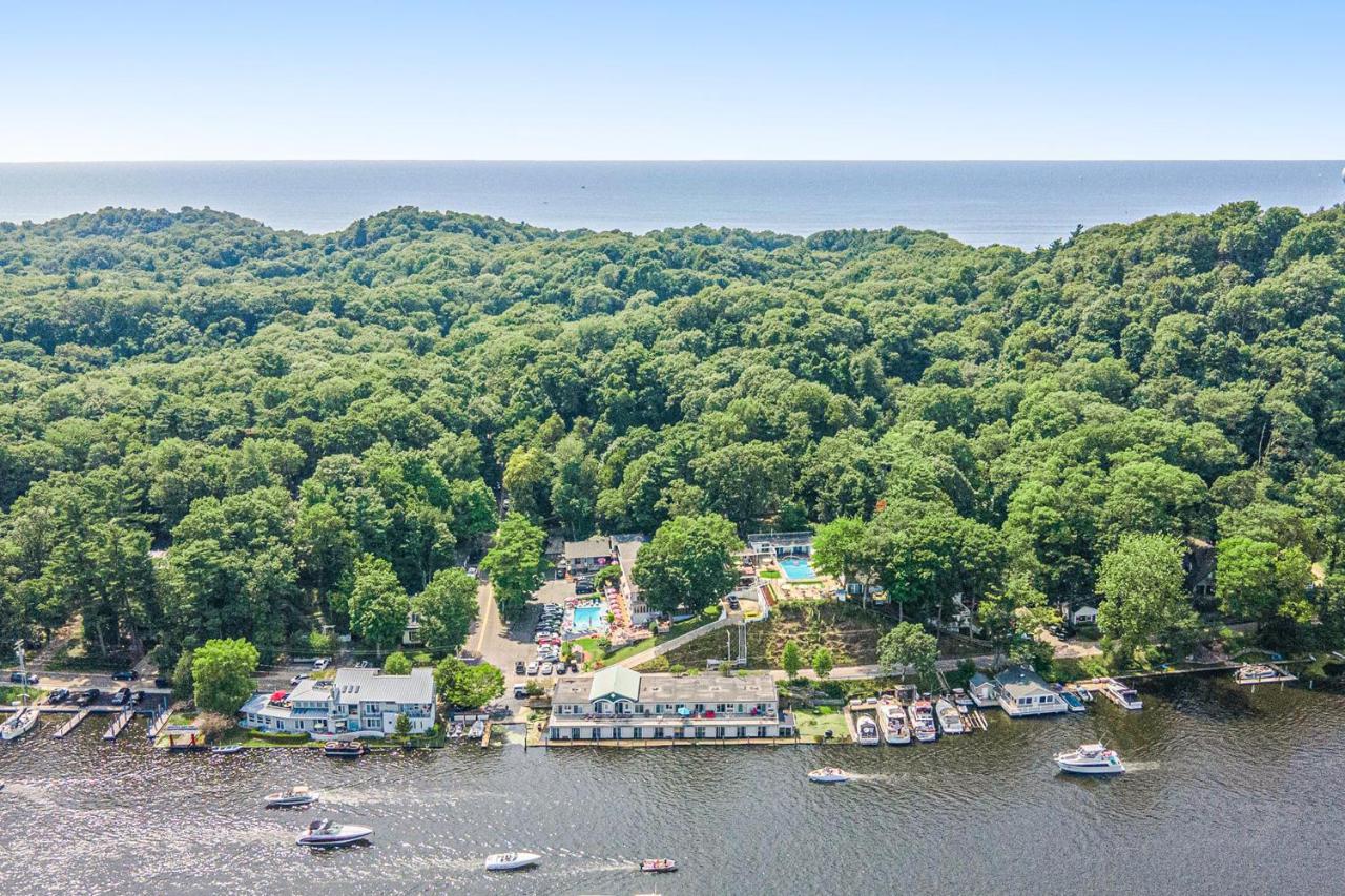 Waterside Suites Saugatuck Exterior foto